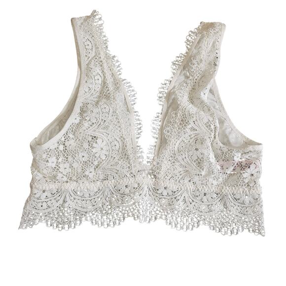 Victoria’s Secret lacey bralette bundle of 2 white and purple size medium - Picture 4 of 6